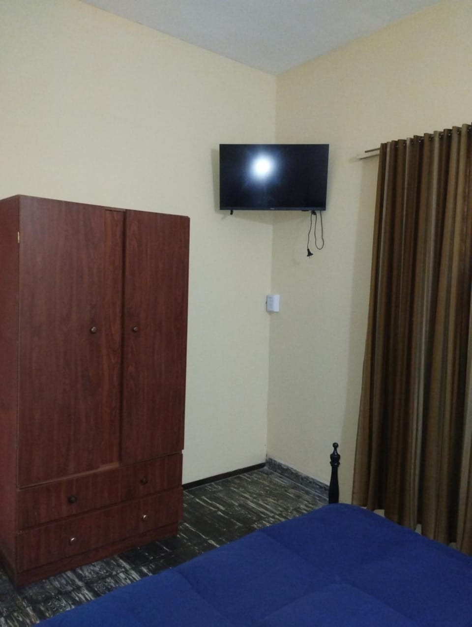 Bed, TV and multimedia, Bedroom, wardrobe