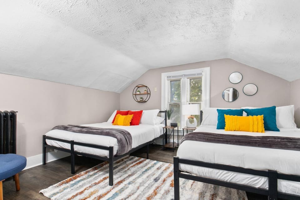 Bed, Photo of the whole room, Bedroom