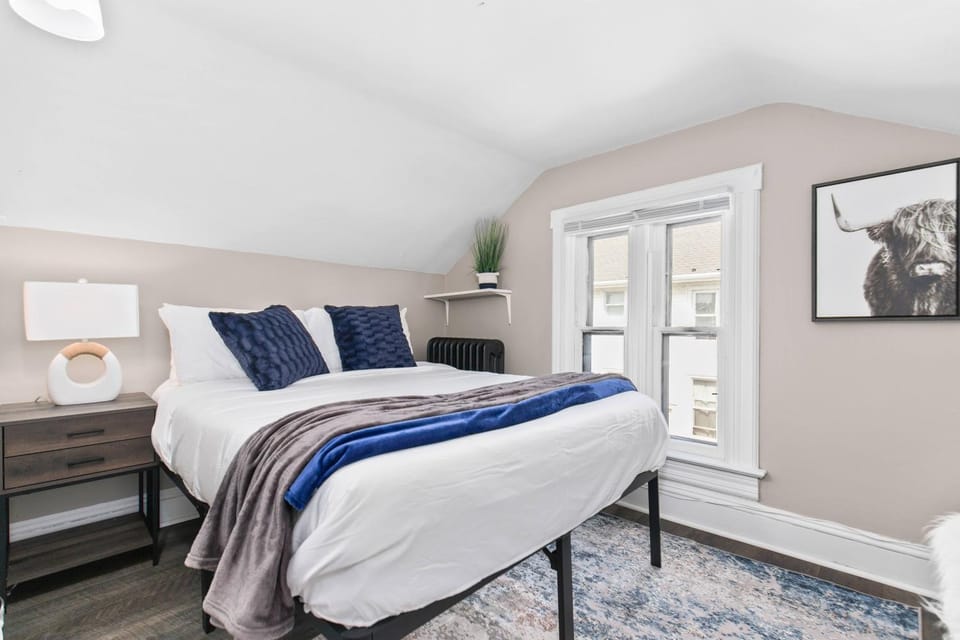 Bed, Bedroom