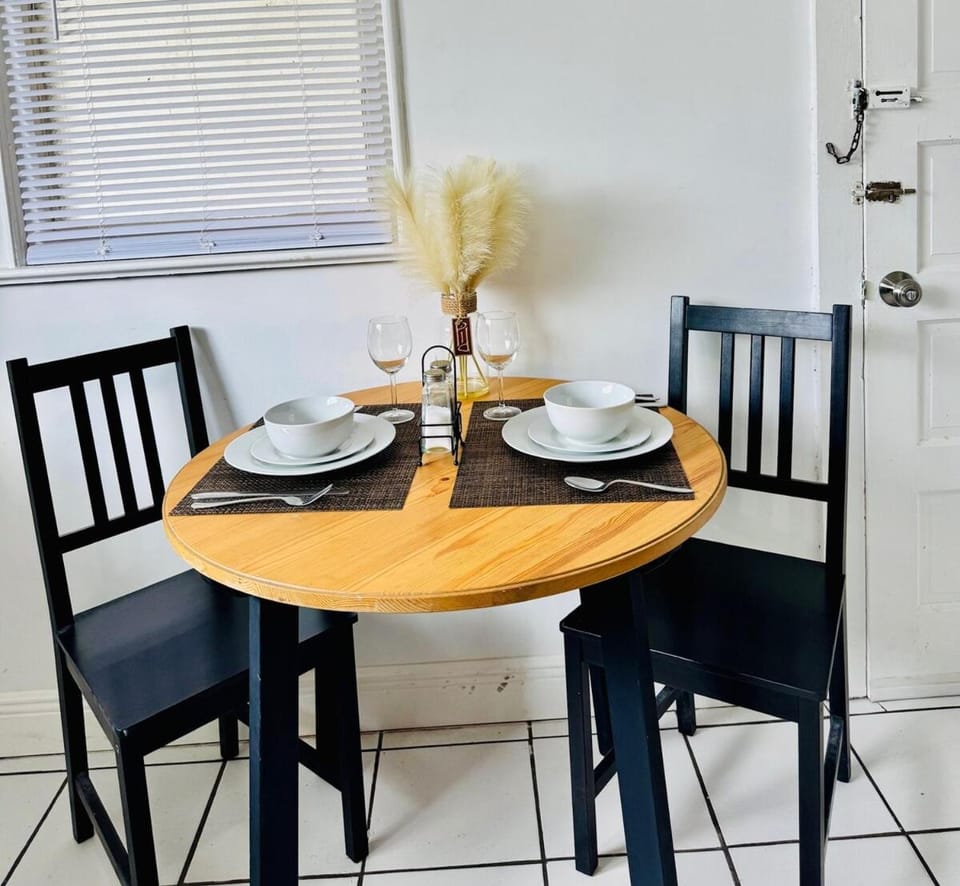 Quiet Miami Stay Perfect for Work, Relax, or party Apartment in Coral Gables