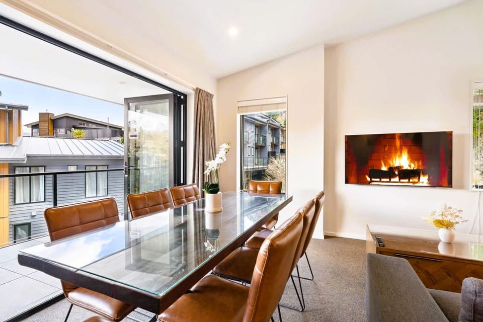 Grand Alpine Villa - 3 bedrooms House in Queenstown