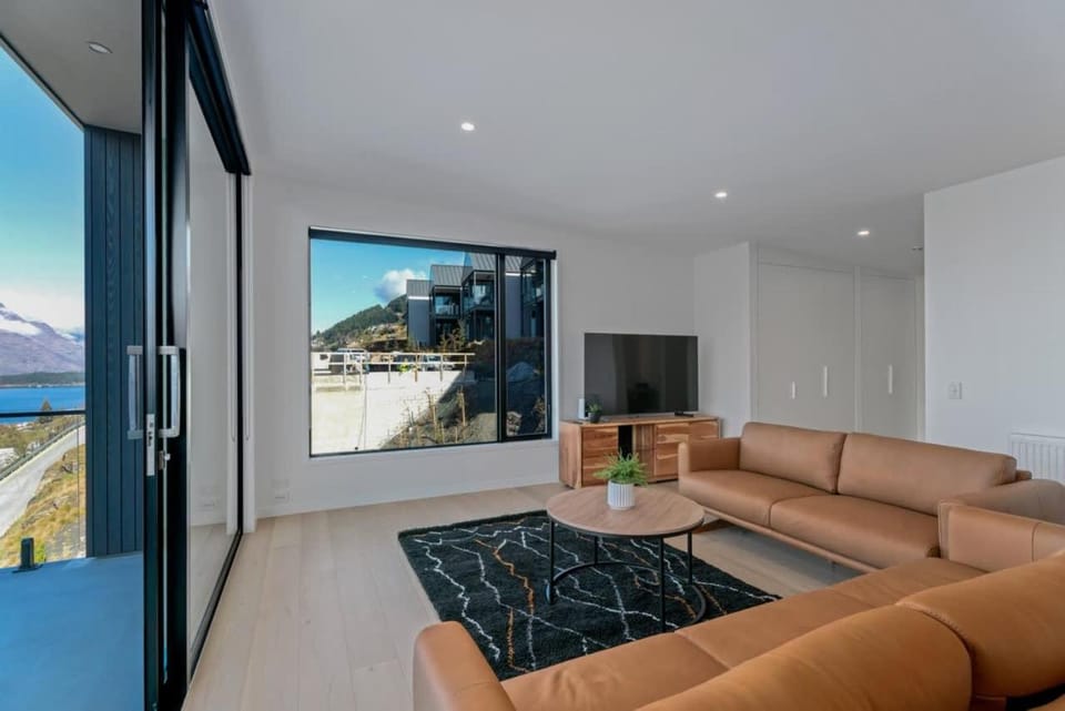 Jaw Dropping Views from The Tiers Apartment in Queenstown