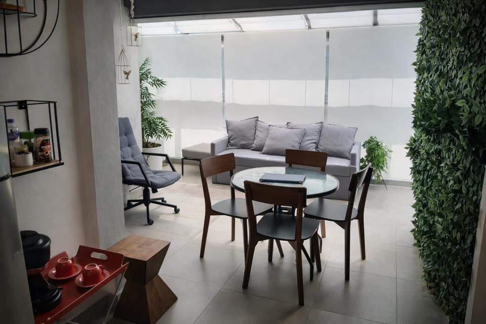 Studio 414 Oscar Freire Amplo 5 Pessoas com com Garagem ao lado do metro Oscar Freire-SP Apartment in Sao Paulo City