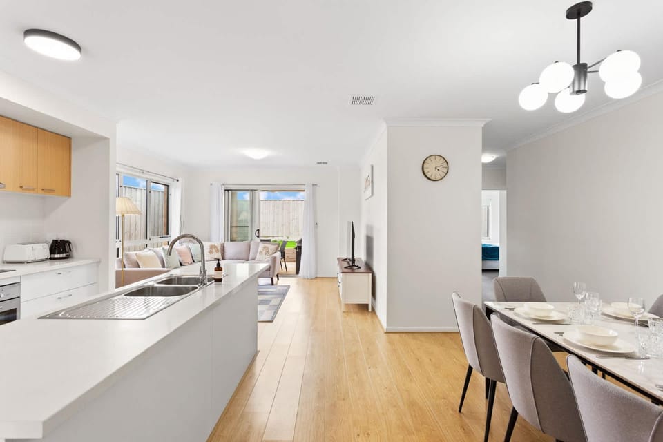 Modern Family Home sleeps 8 House in Cowes