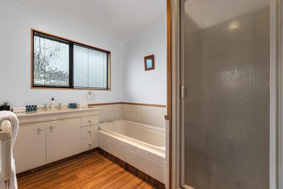 Bathroom, Bath