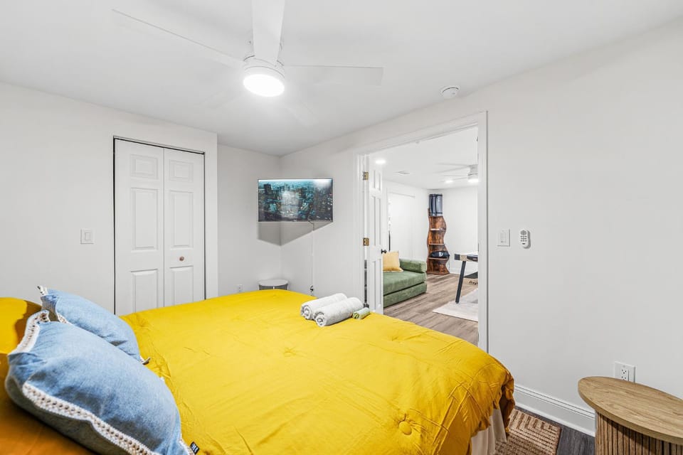 Bed, Bedroom