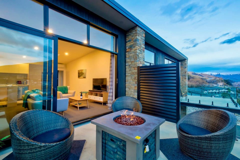 Patio, Balcony/Terrace, Mountain view