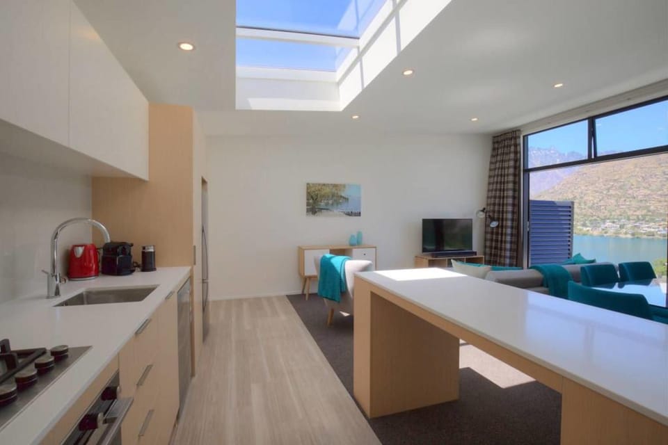 Kitchen or kitchenette, Living room, Seating area