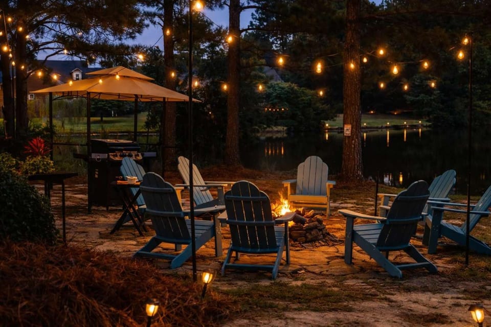 Labrador Lake with FirePit and Billiards House in South Carolina