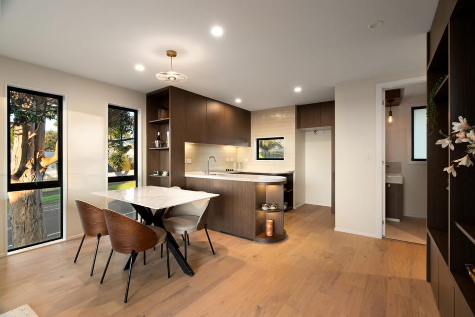 Kitchen or kitchenette, Living room, Seating area, Dining area, stove