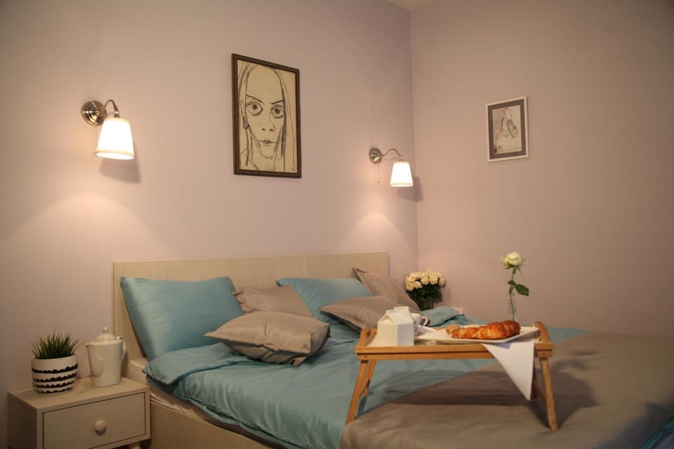 Bathroom, Coffee/tea facilities, Bedroom, Street view