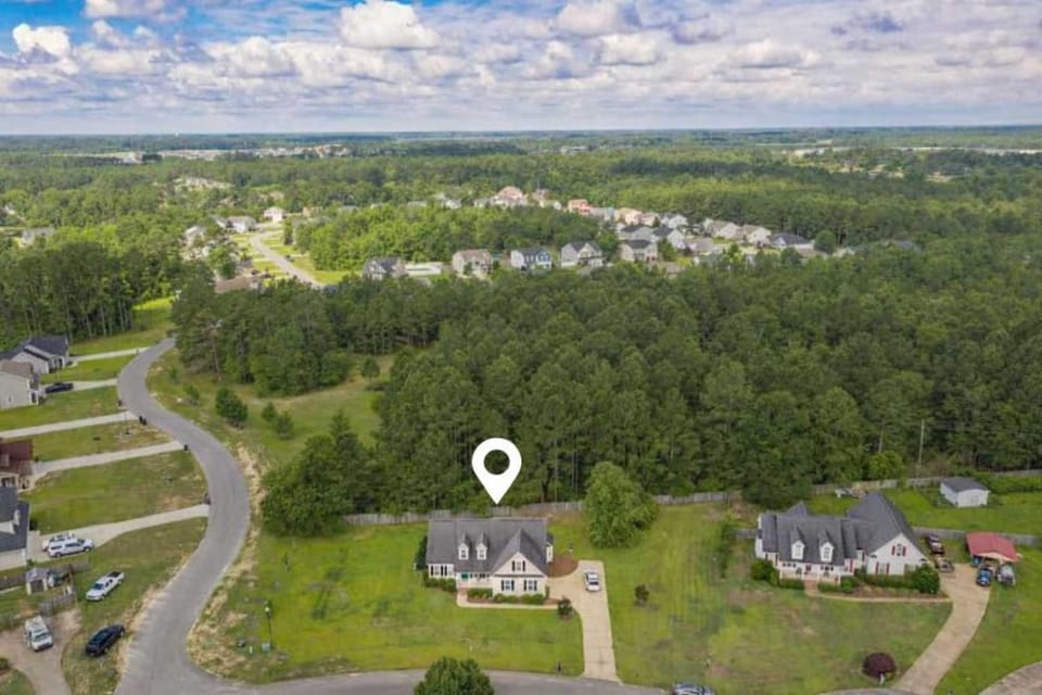 I95 easy Gym Golf Cart FirePit Pet ok House in South Carolina
