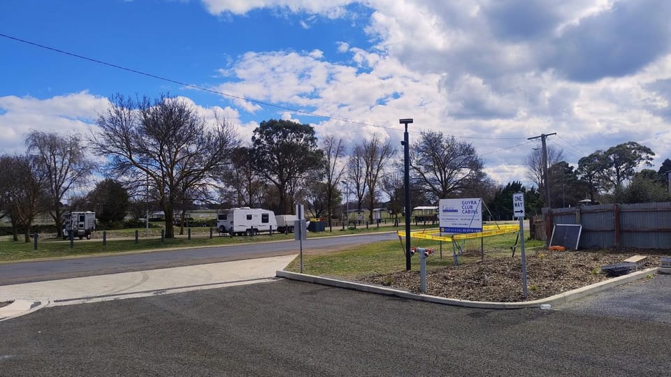 Neighbourhood, Location