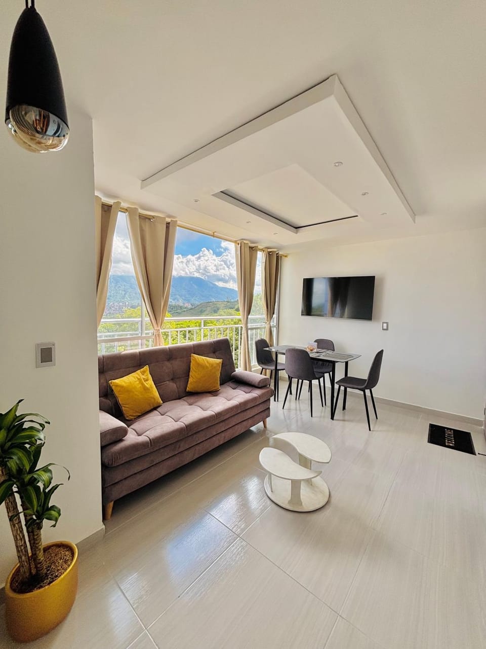 Communal lounge/ TV room, TV and multimedia