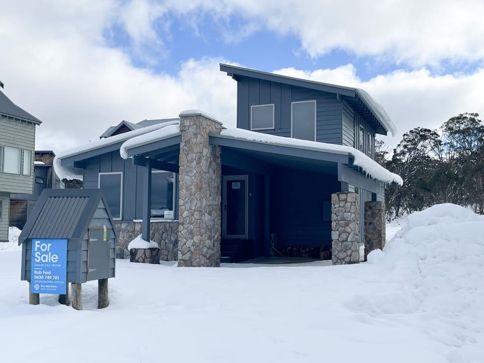Property building, Winter