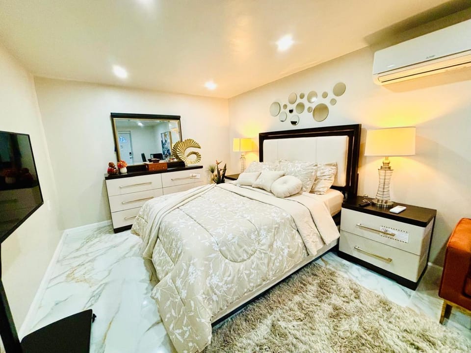 Bed, Bedroom, air conditioner