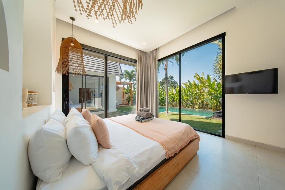 Villa Ce La Vie - 4BR Villa in Tumbakbayuh Villa in North Kuta