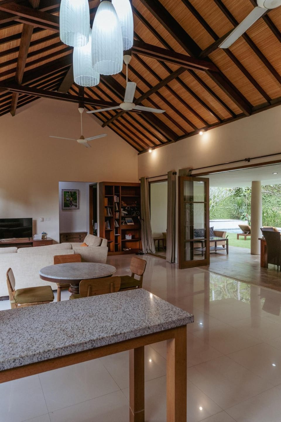 Kitchen or kitchenette, Living room