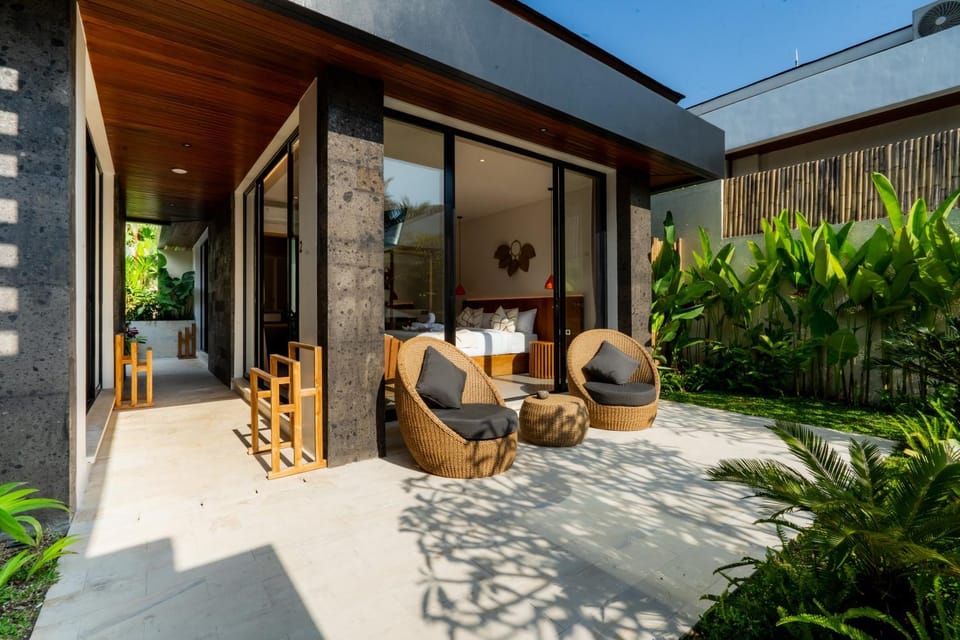 Bed, View (from property/room), Seating area, Bedroom