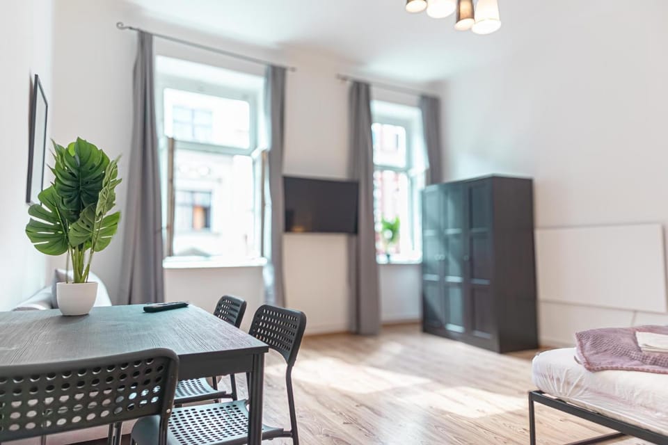 TV and multimedia, Kitchen or kitchenette, Seating area, Dining area