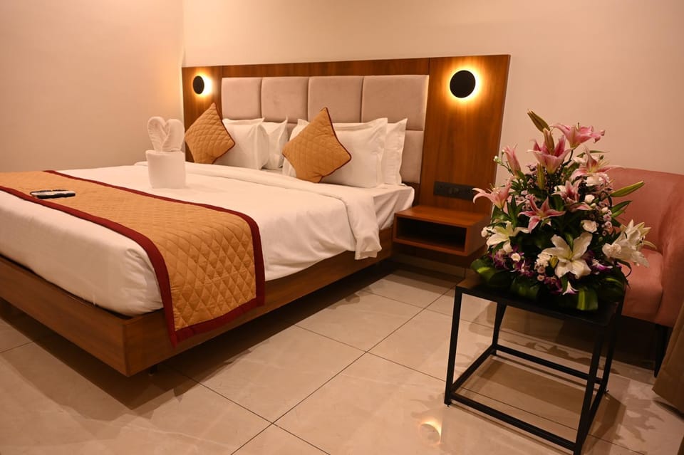 Bed, Photo of the whole room, Bedroom