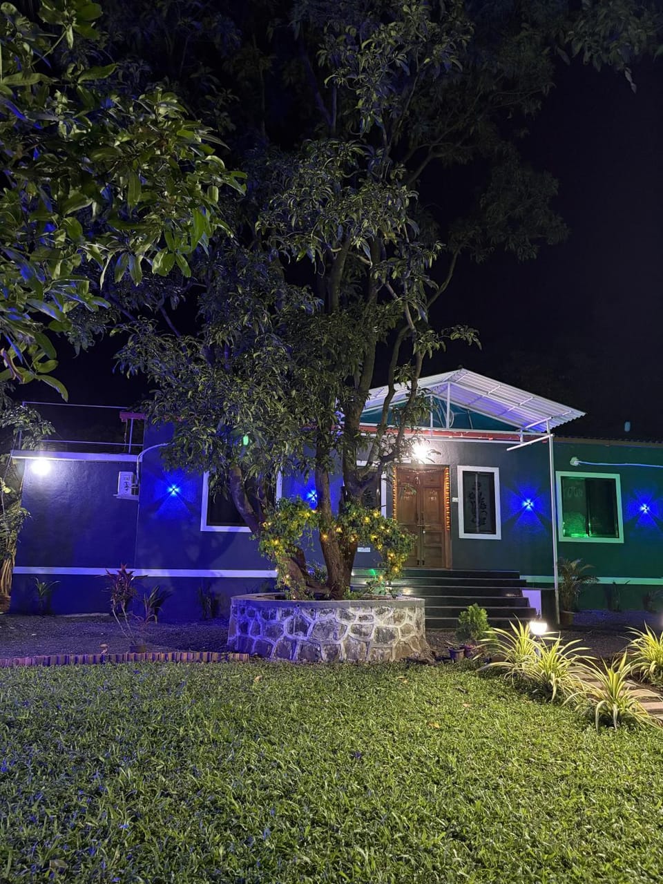 Facade/entrance, Natural landscape