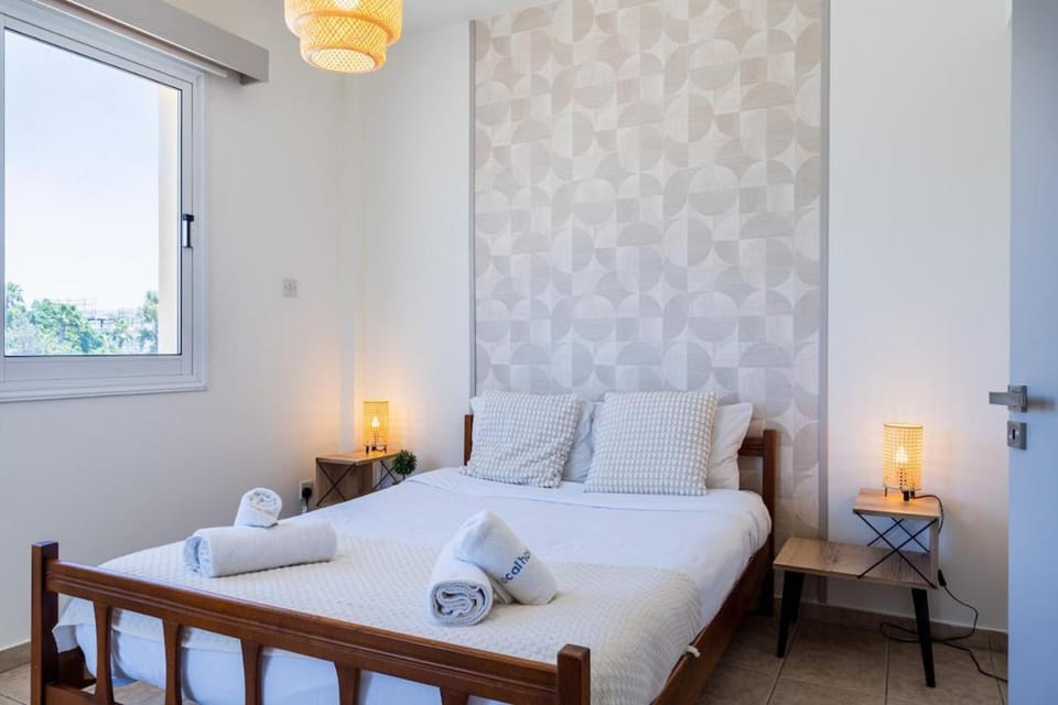 Bed, View (from property/room), Bedroom, towels, air conditioner
