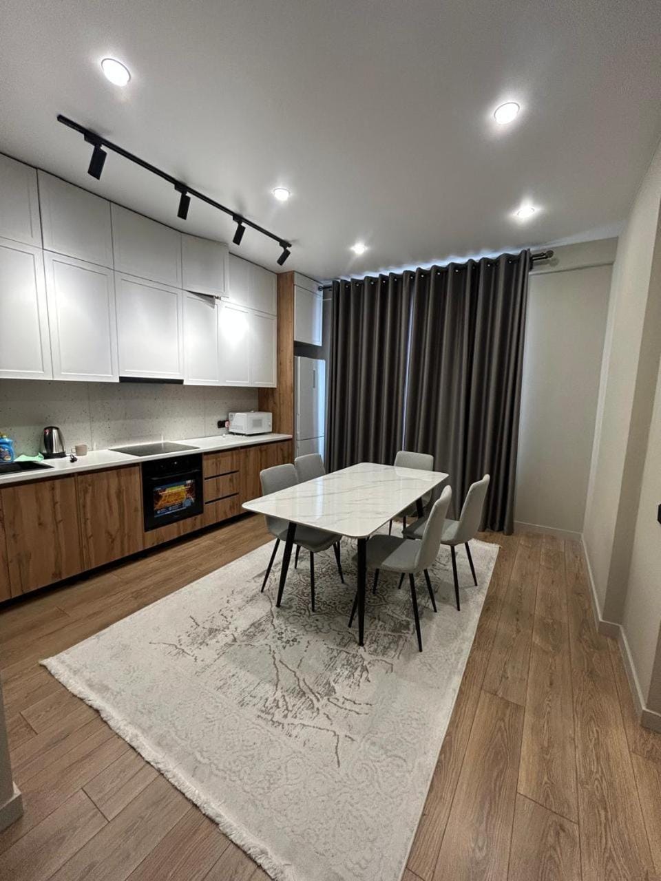 Great Atmosphere in the center of the city Apartment in Almaty