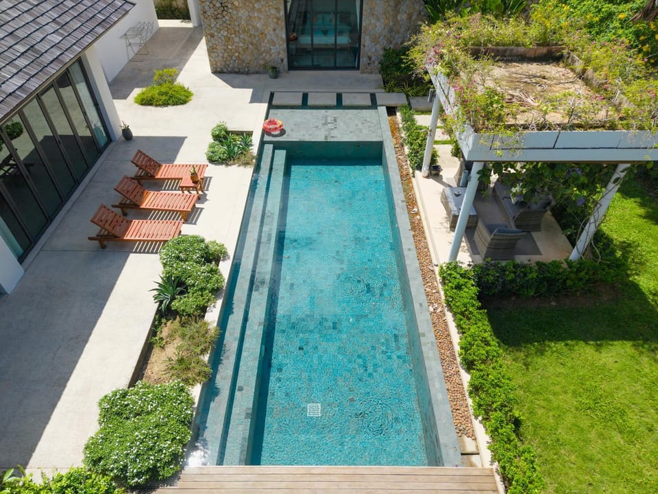 BangTao Luxury 5 Bedroom 1200sqm Modern Bali Style Holiday Villa Quiet and Private Large Private Pool Large Garden Villa in Choeng Thale