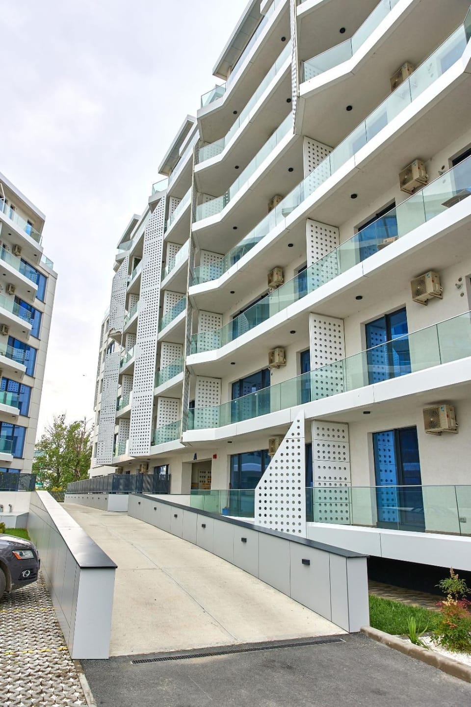 Property building, Day, Neighbourhood, Location