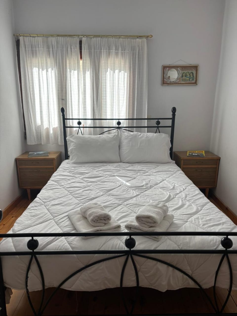 Bedroom, towels