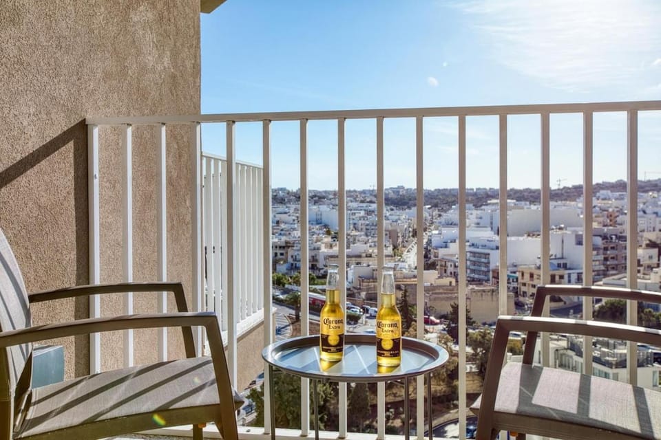 Offshore Suites Apartment in St Julians Centre Apartment in Saint Julians