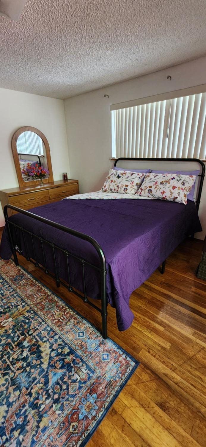 Comfy, Cozy BnB Kent WA "Private Bathroom" Bed and Breakfast in Kent