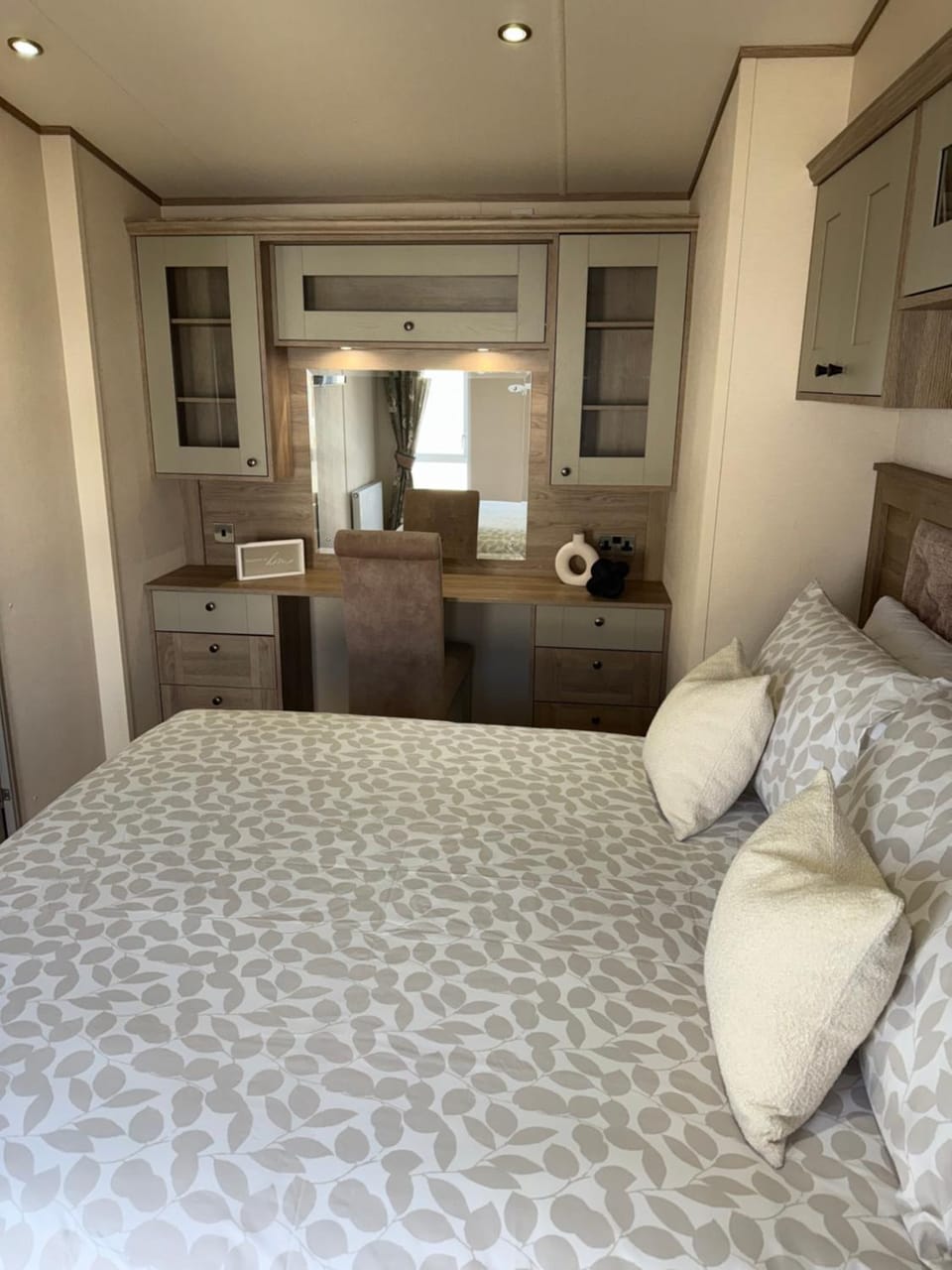 Tattershall Lakes Jet Ski Lakeside Luxury Lodge Campground/ 
RV Resort in Tattershall