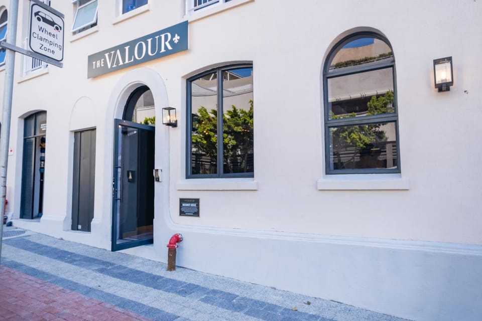 Property building, Facade/entrance, Property logo or sign