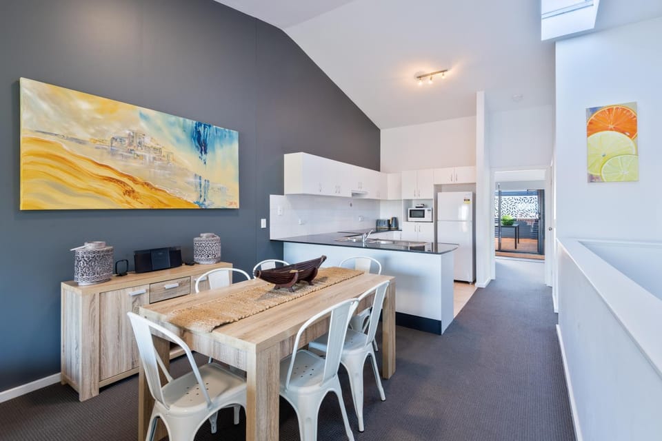 Living room, Dining area, kitchen
