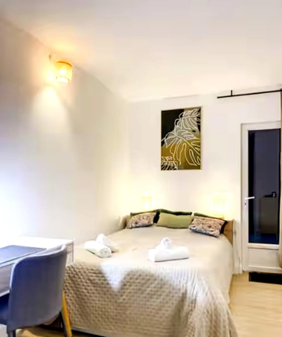 2 chambres, Terrasse, climatisation, 3 minutes plages Apartment in Canet-en-Roussillon