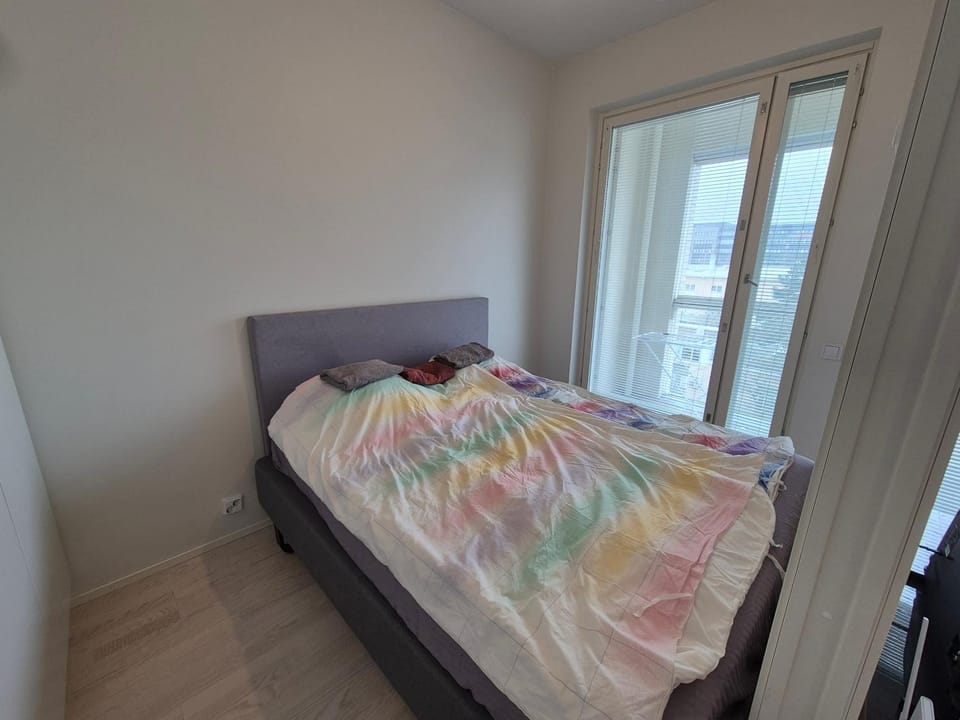 30 m2 1-bedroom app, 5 floor, close to the airpor, train station and Myyrmanni shopping center Apartment in Helsinki