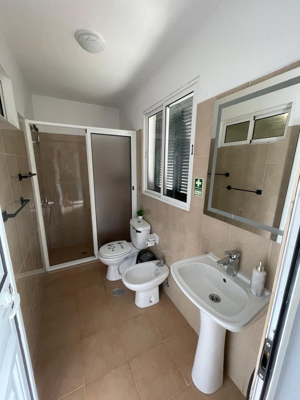Shower, Toilet