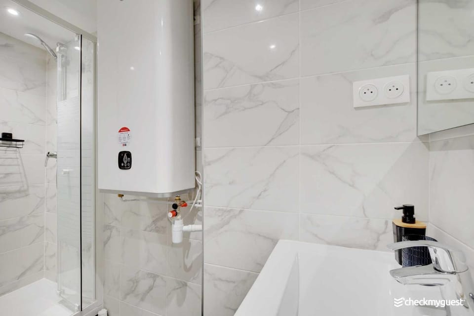 Shower, Bathroom
