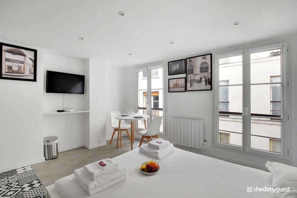 Bed, TV and multimedia