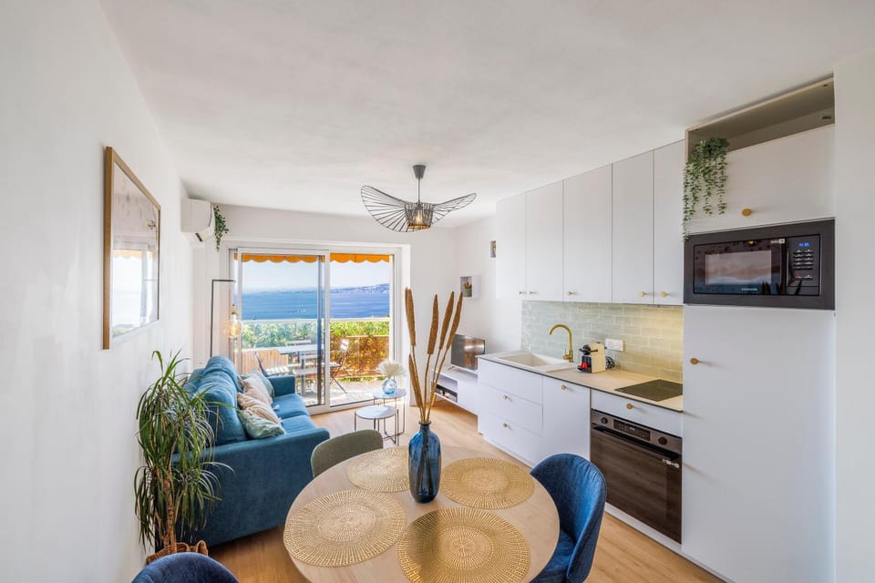 Natural landscape, Kitchen or kitchenette, Living room, Dining area