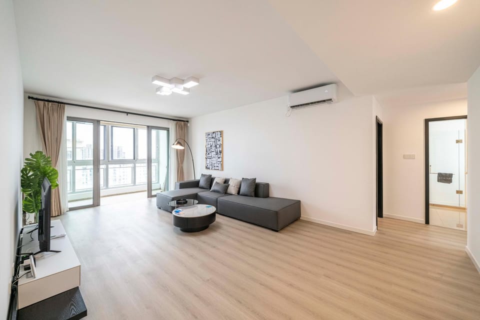 Tyms Spacious 3BR 2BA APT Laishi Di Apartment in Shanghai