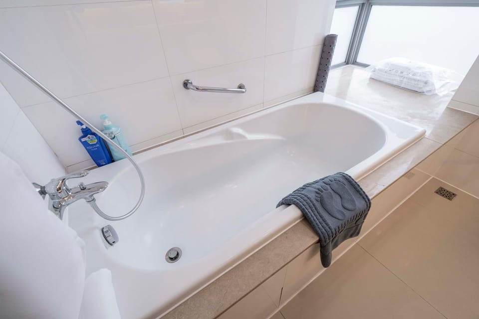 Tyms Spacious 3BR 2BA APT Laishi Di Apartment in Shanghai