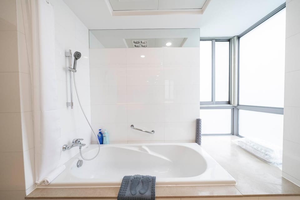 Tyms Spacious 3BR 2BA APT Laishi Di Apartment in Shanghai