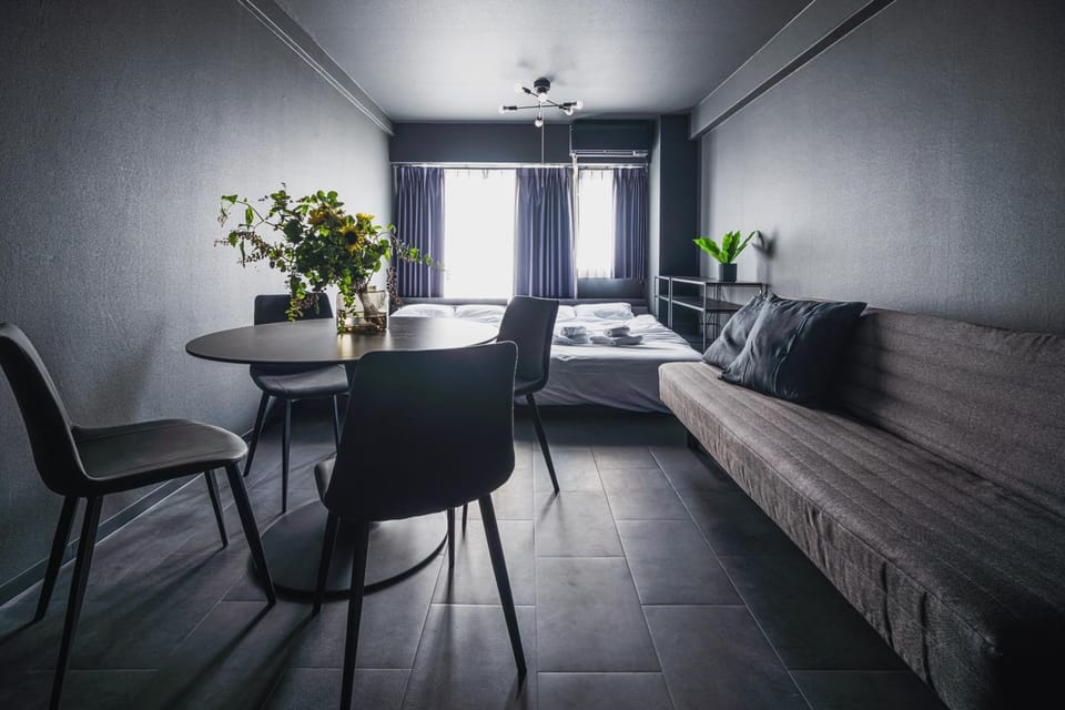 Bed, Dining area