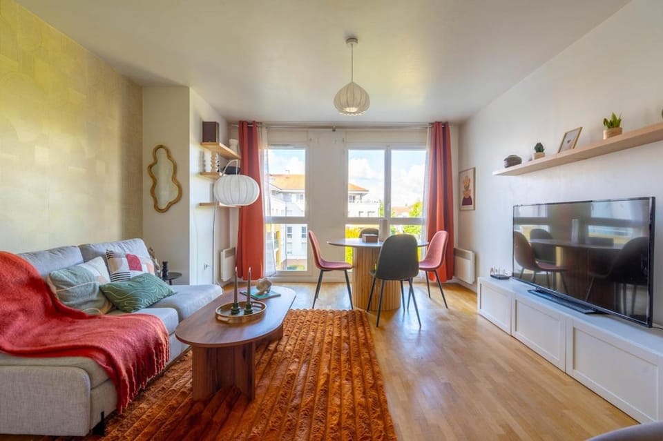 Heaven Loft - proche RER A - DISNEY LAND Apartment in Bussy-Saint-Georges
