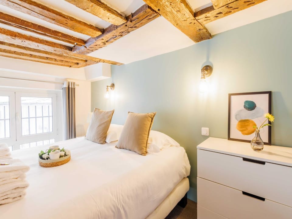 Bed, Bedroom