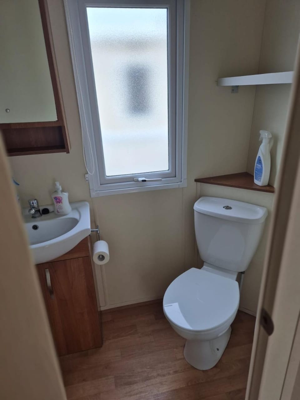 Caravan by the Sea 640 House in Towyn