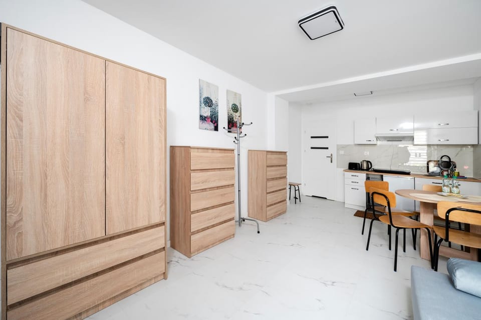 Kitchen or kitchenette, Dining area, stove, wardrobe